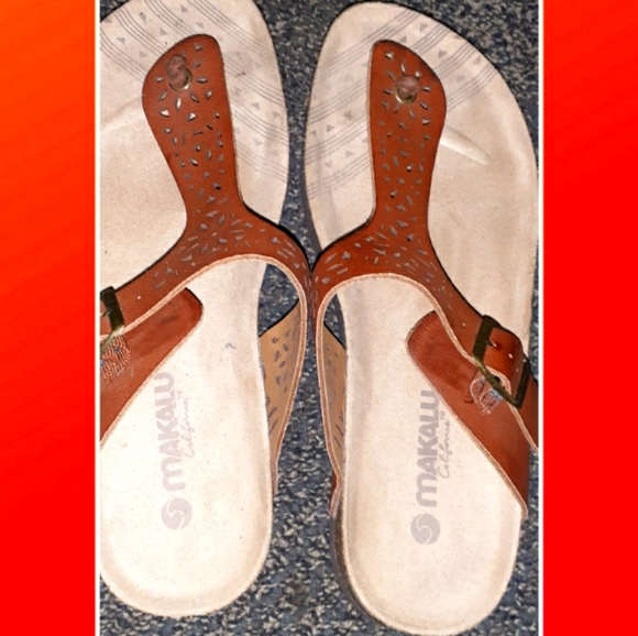 Like new woman's stylish yet comfy sandals - Picture 1 of 4